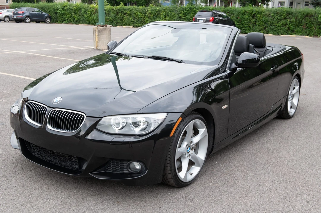 2011 BMW E93 335i Convertible - Image 3 of 31