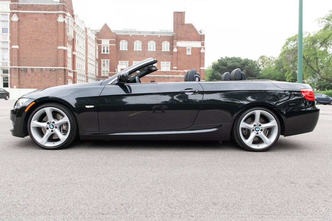 2011 BMW E93 335i Convertible - Image 11 of 31