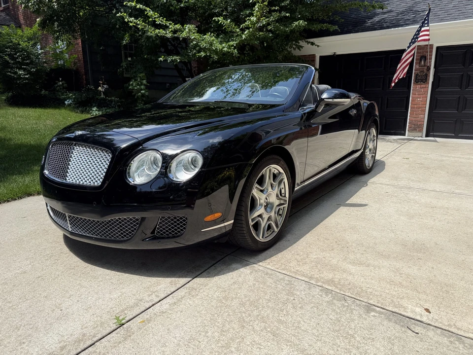 2011 Bentley Continental GTC - Image 2 of 31