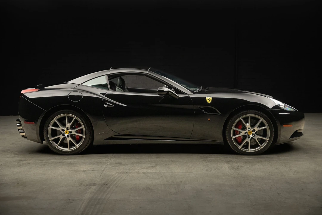 2011 Ferrari California - Image 11 of 31