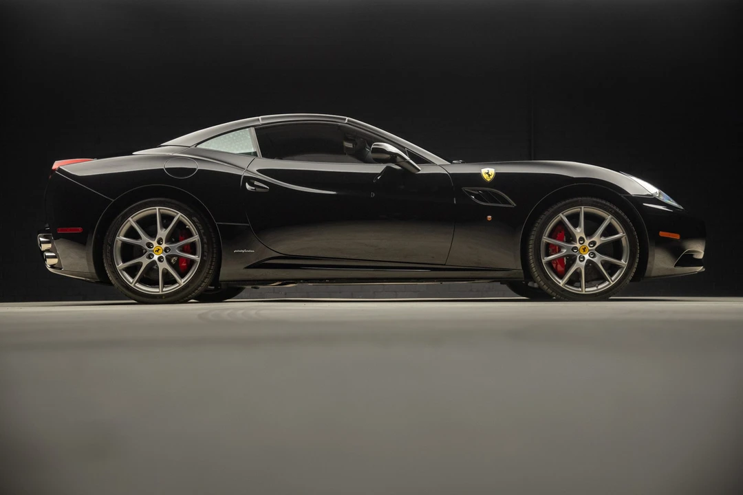 2011 Ferrari California - Image 12 of 31