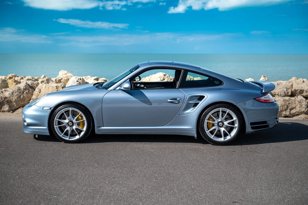2011 Porsche 997 Turbo S - Image 11 of 31