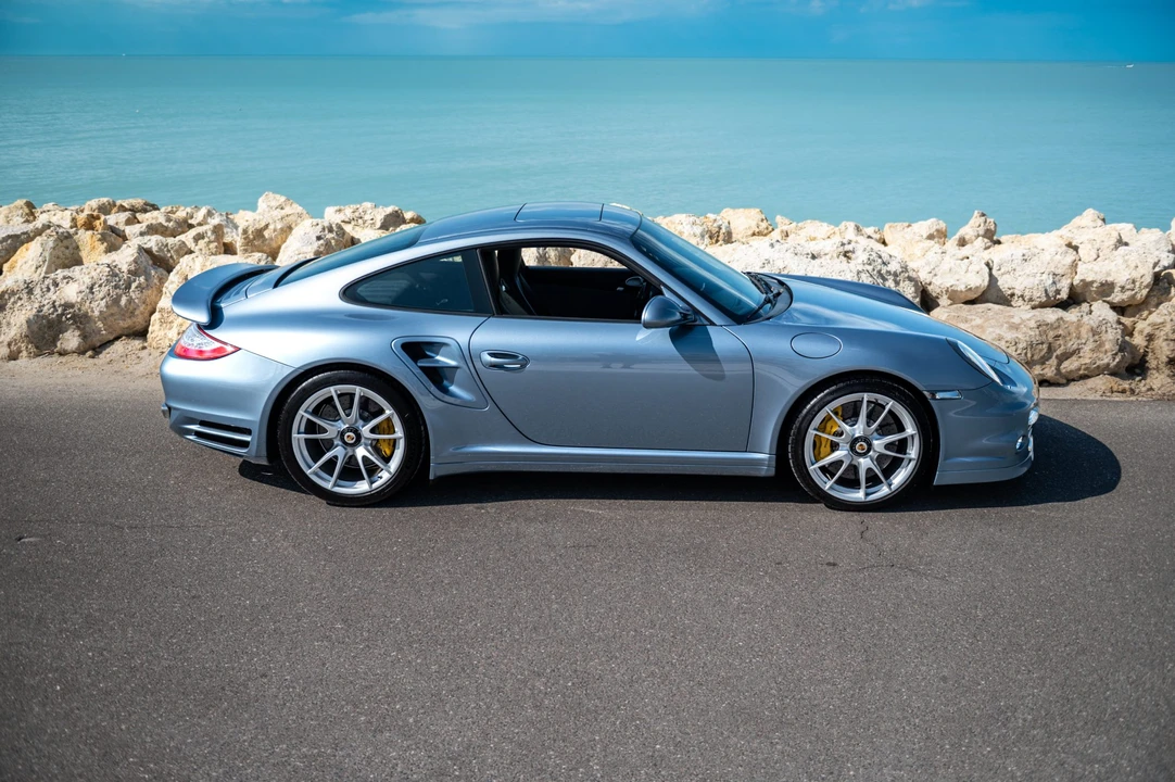 2011 Porsche 997 Turbo S - Image 24 of 31