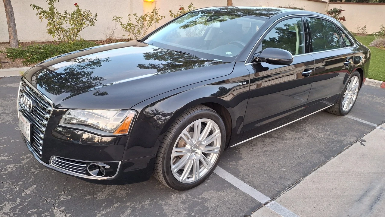 2012 Audi D4 A8 - Image 3 of 31
