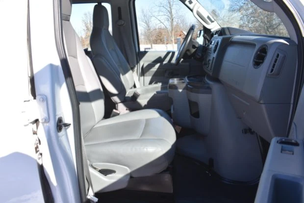 2012 Ford Econoline Van - Image 4 of 8