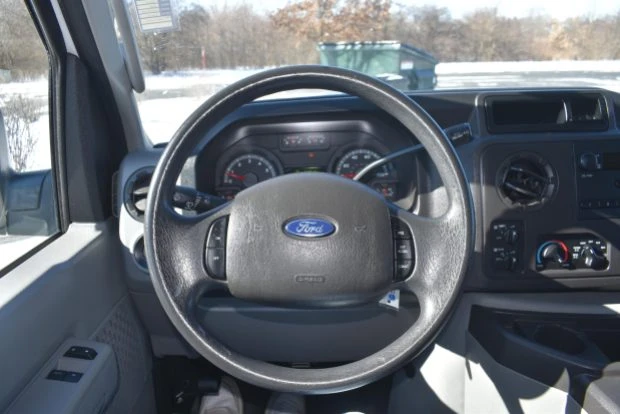 2012 Ford Econoline Van - Image 6 of 8