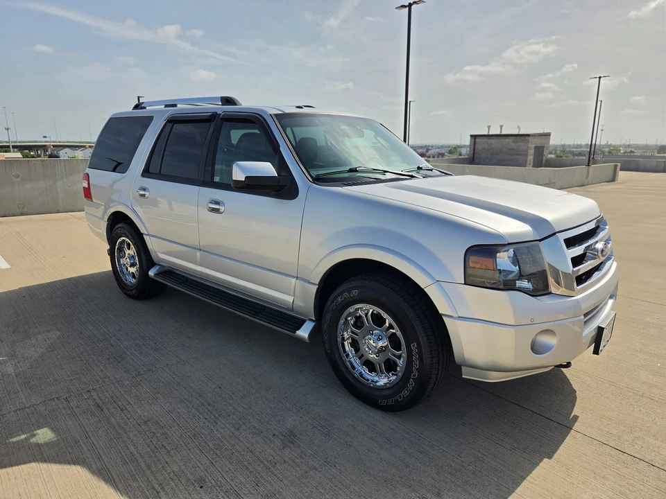 2012 Ford Expedition 3rd Gen - Image 5 of 31