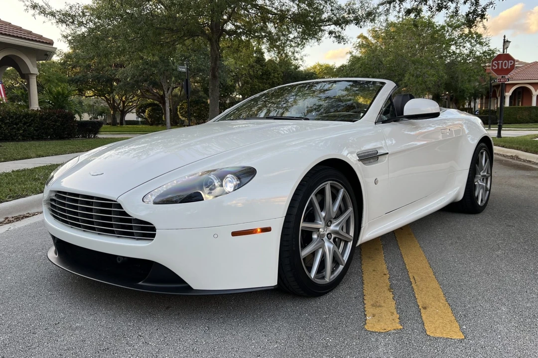 2013 Aston Martin V8 Vantage (2006-2017) - Image 1 of 31