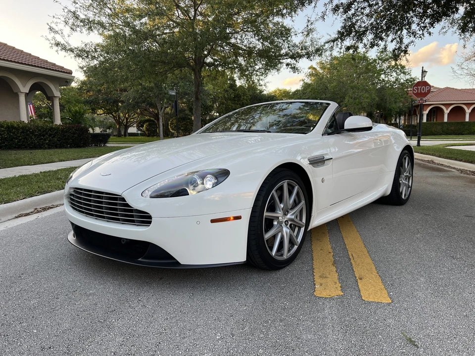 2013 Aston Martin V8 Vantage (2006-2017) - Image 2 of 31