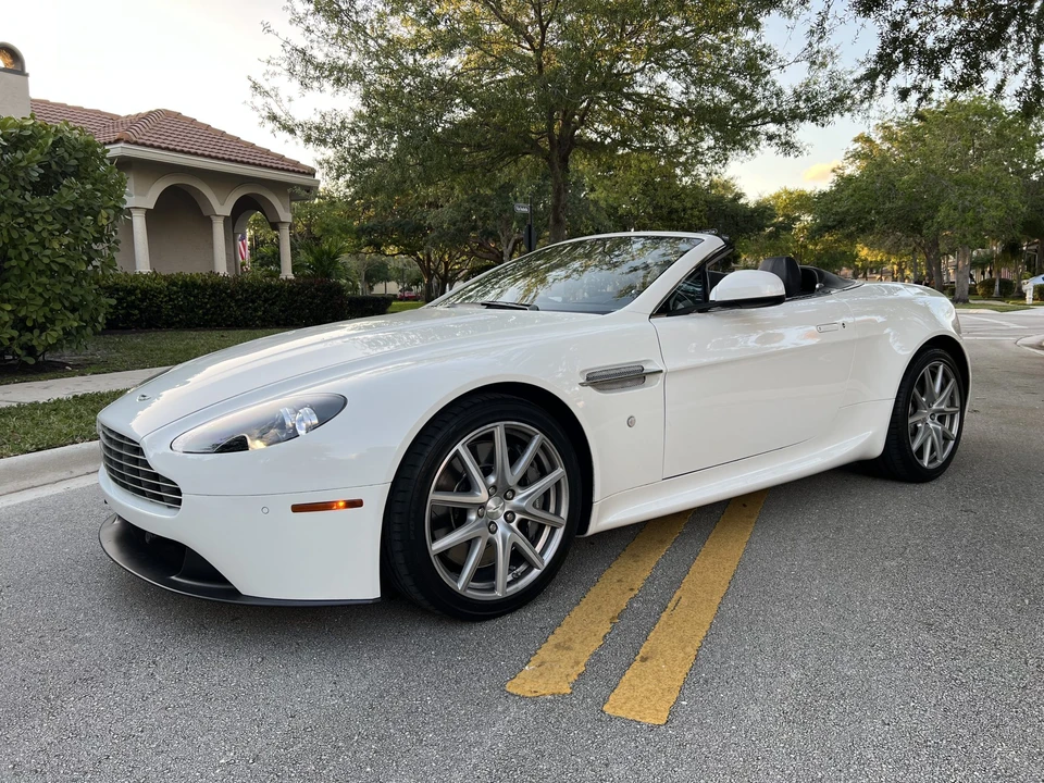 2013 Aston Martin V8 Vantage (2006-2017) - Image 3 of 31