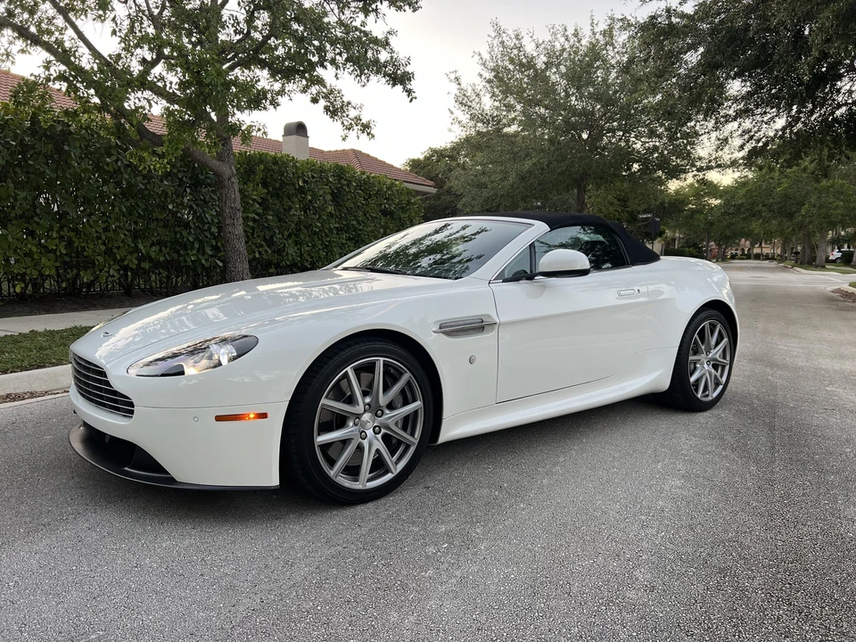 2013 Aston Martin V8 Vantage (2006-2017) - Image 10 of 31