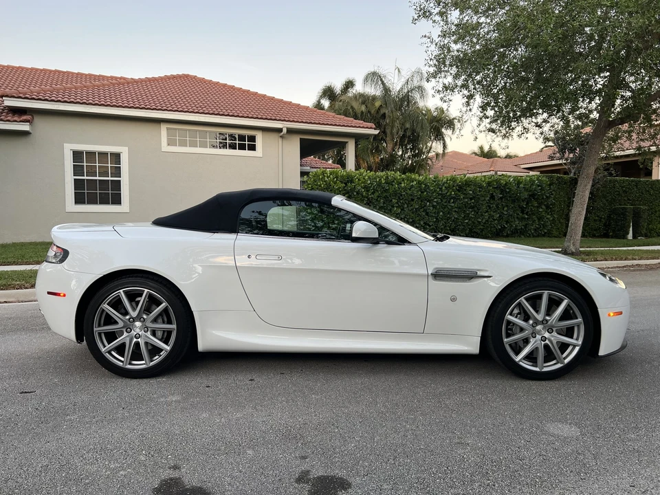 2013 Aston Martin V8 Vantage (2006-2017) - Image 15 of 31