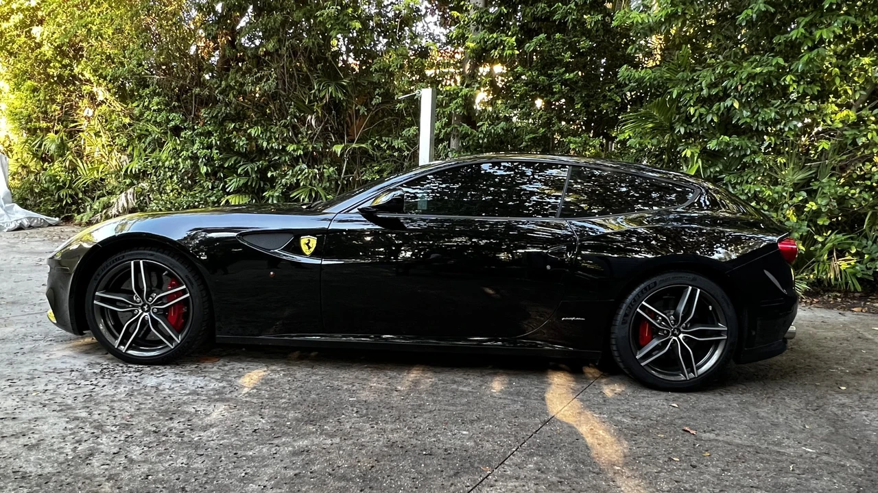2013 Ferrari FF - Image 2 of 31