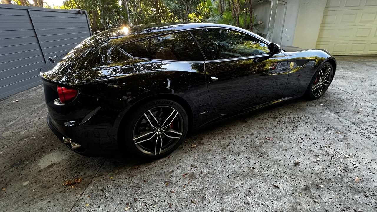2013 Ferrari FF - Image 15 of 31