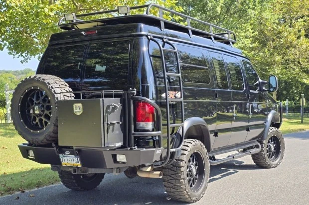 2013 Ford Econoline Van - Image 2 of 9