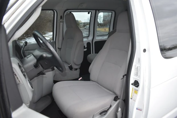 2013 Ford Econoline Van - Image 4 of 8