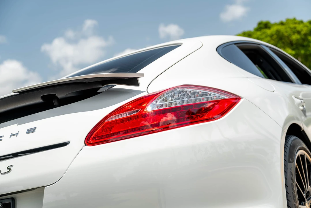 2013 Porsche 970 Panamera Turbo S - Image 23 of 31