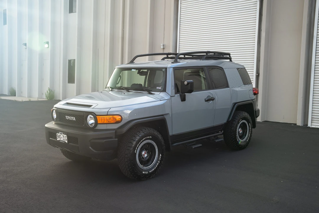 2013 Toyota FJ Cruiser - Image 6 of 31