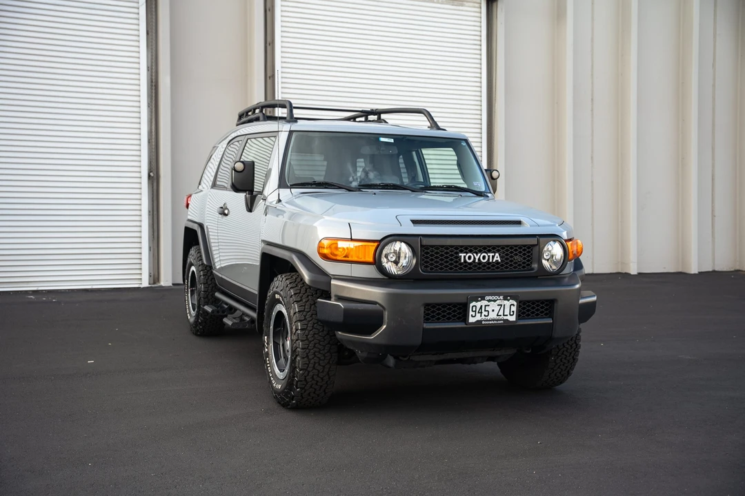2013 Toyota FJ Cruiser - Image 23 of 31
