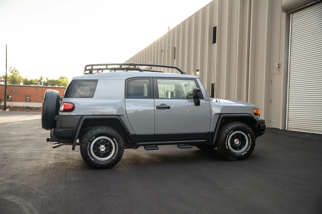 2013 Toyota FJ Cruiser - Image 31 of 31