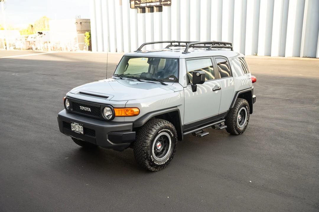2013 Toyota FJ Cruiser - Image 3 of 31
