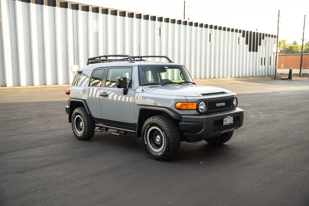 2013 Toyota FJ Cruiser - Image 15 of 31