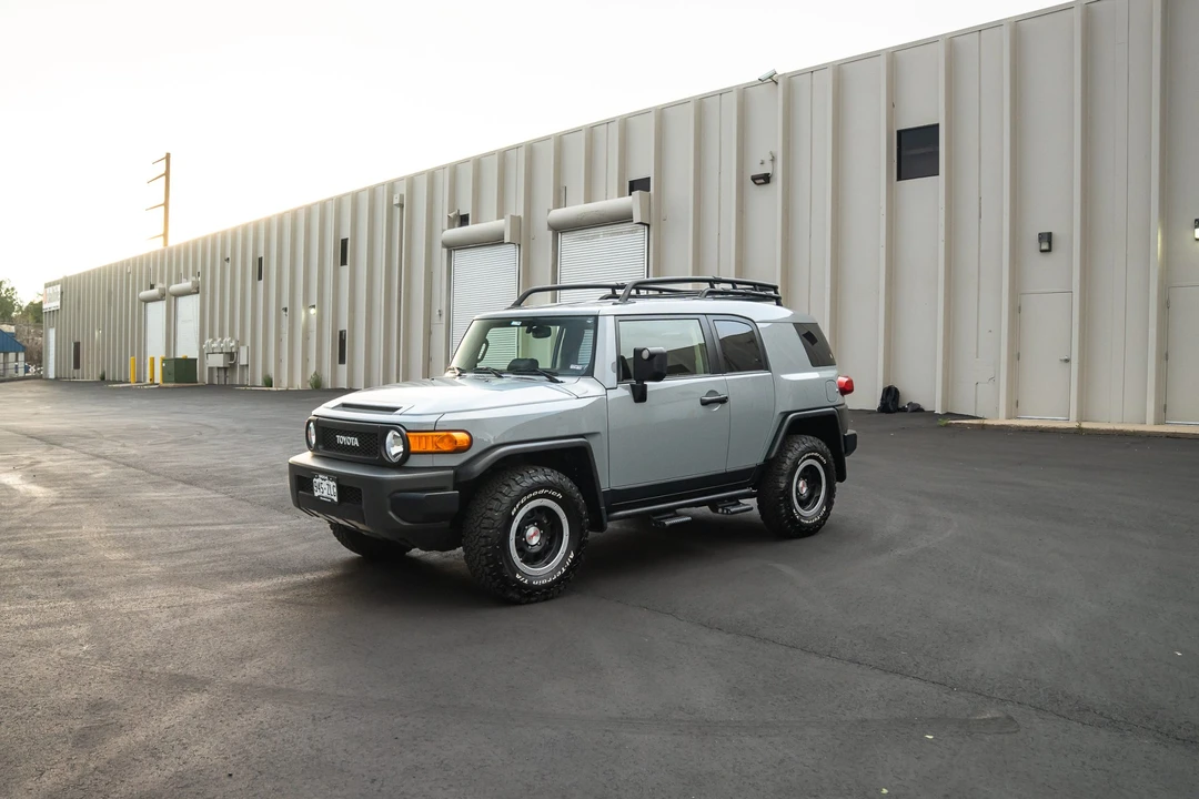 2013 Toyota FJ Cruiser - Image 4 of 31
