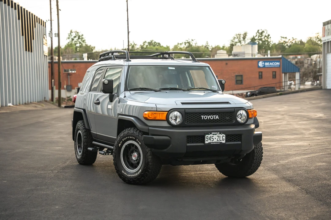 2013 Toyota FJ Cruiser - Image 17 of 31