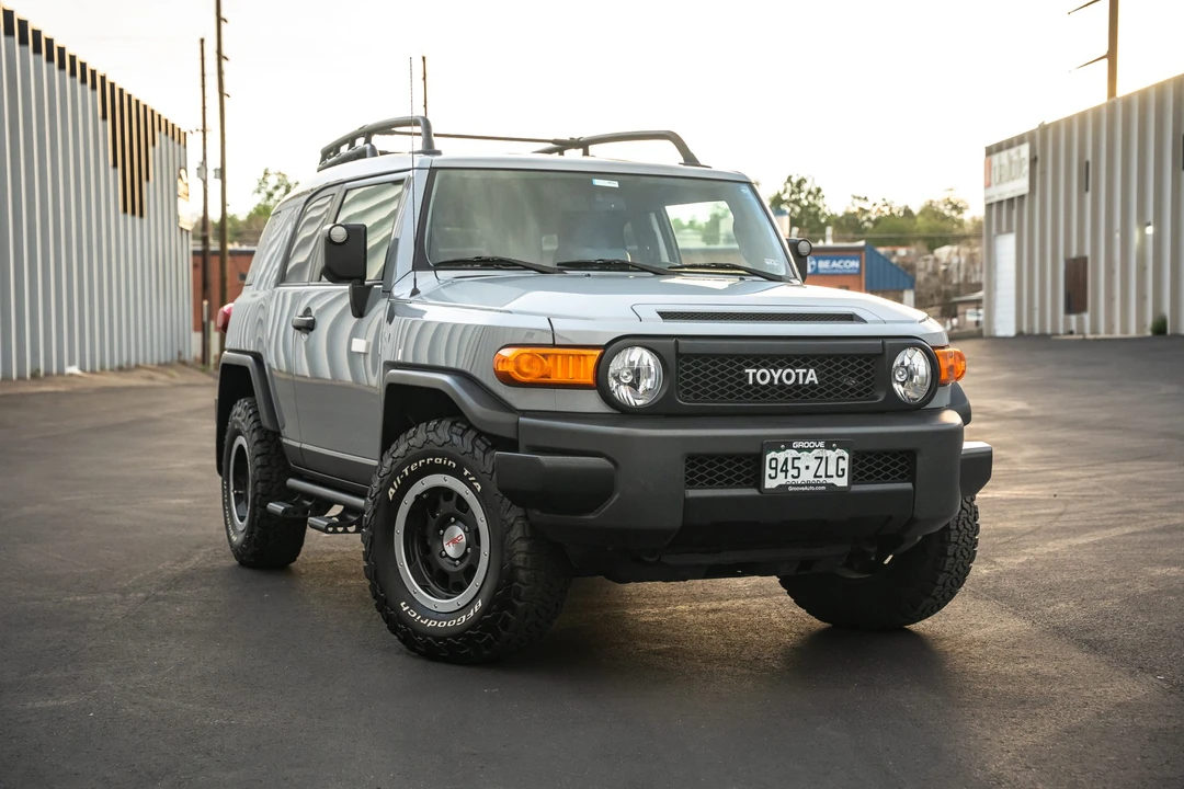 2013 Toyota FJ Cruiser - Image 19 of 31