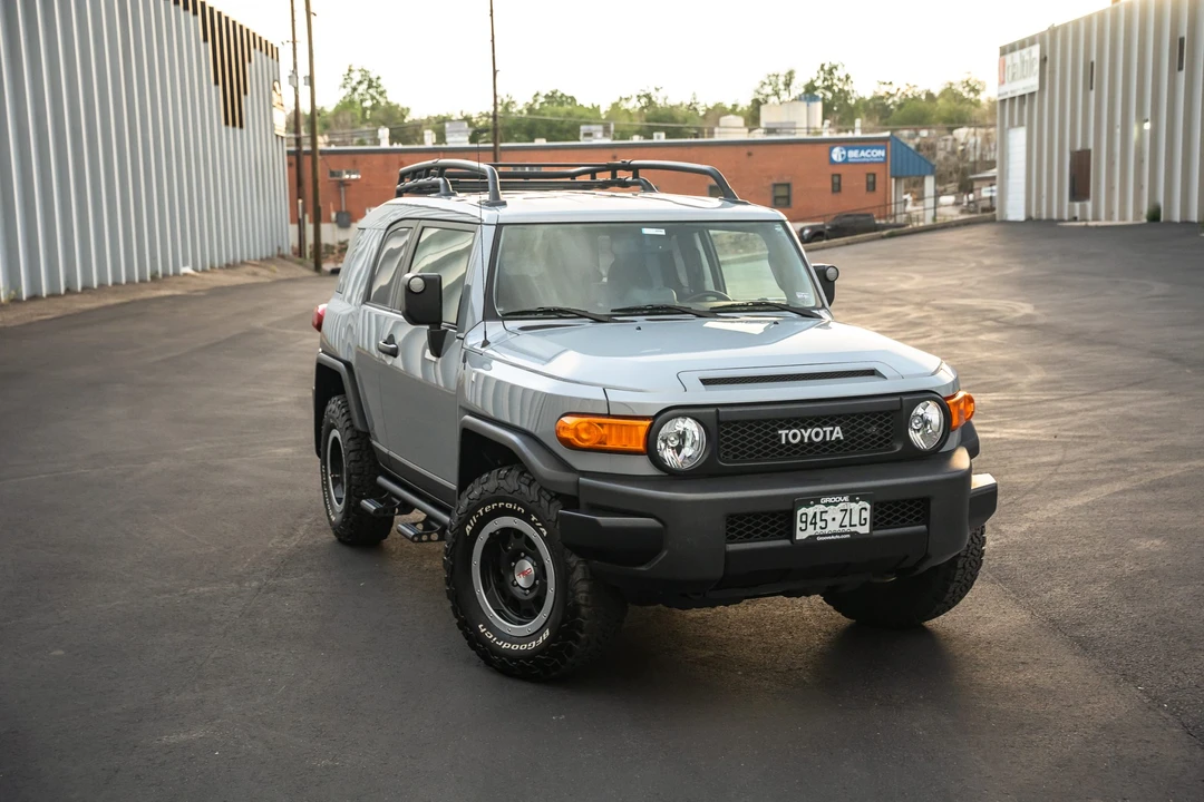2013 Toyota FJ Cruiser - Image 20 of 31