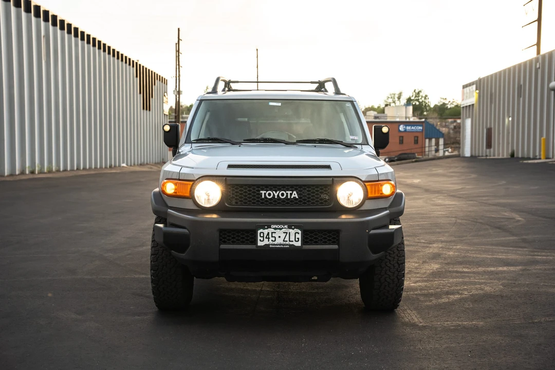 2013 Toyota FJ Cruiser - Image 12 of 31