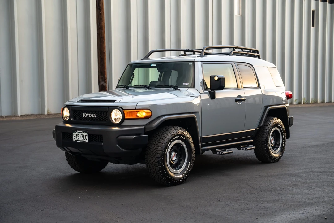 2013 Toyota FJ Cruiser - Image 5 of 31
