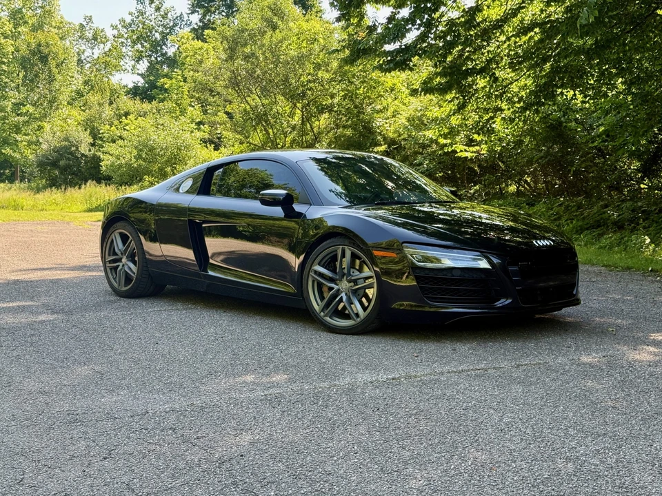 2014 Audi 42 R8 - Image 2 of 31