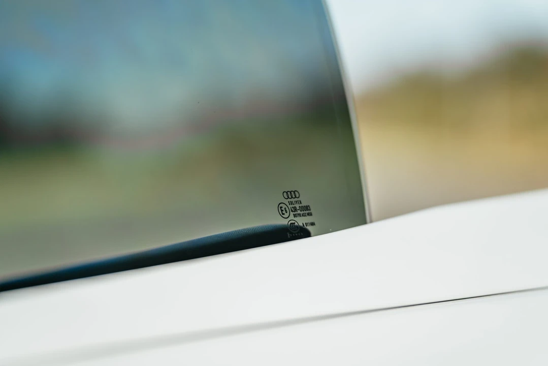 2014 Audi 42 R8 - Image 29 of 31