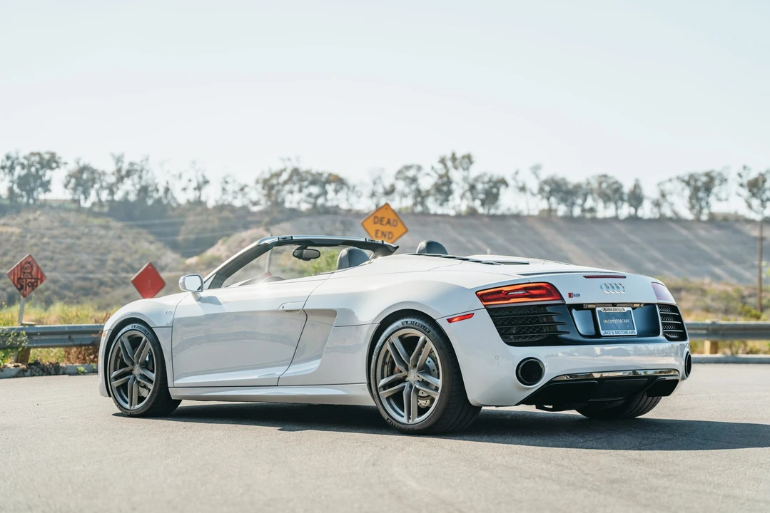 2014 Audi 42 R8 - Image 13 of 31