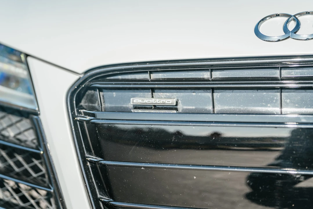 2014 Audi 42 R8 - Image 24 of 31