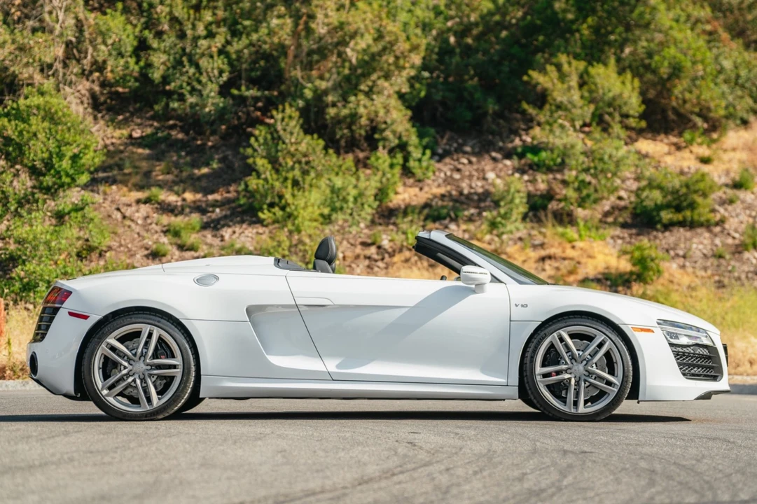 2014 Audi 42 R8 - Image 18 of 31
