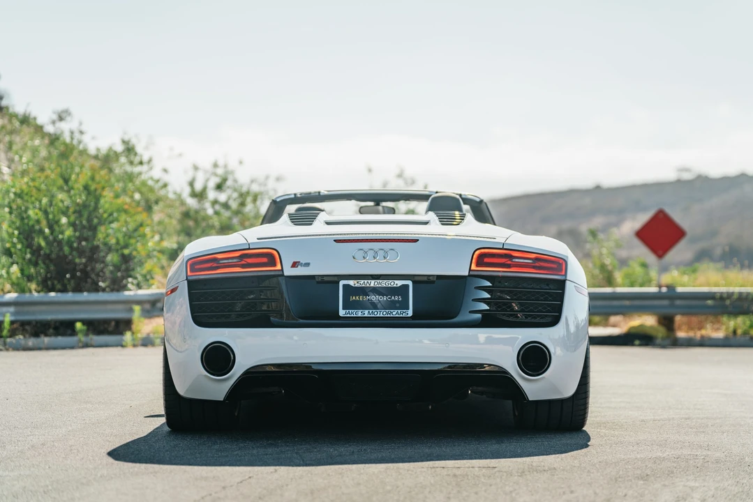 2014 Audi 42 R8 - Image 14 of 31