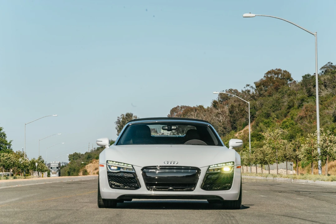 2014 Audi 42 R8 - Image 9 of 31
