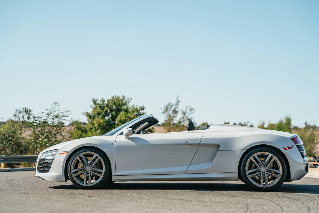 2014 Audi 42 R8 - Image 12 of 31