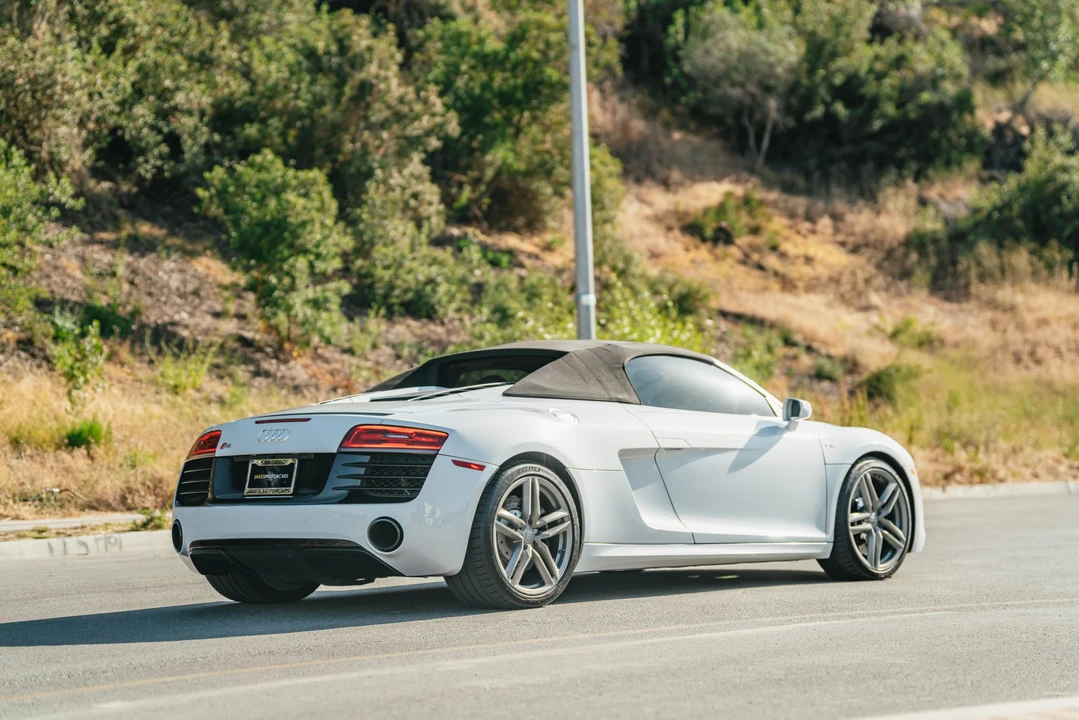 2014 Audi 42 R8 - Image 5 of 31
