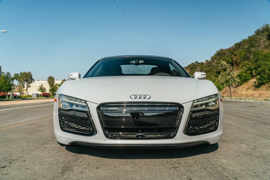 2014 Audi 42 R8 - Image 10 of 31