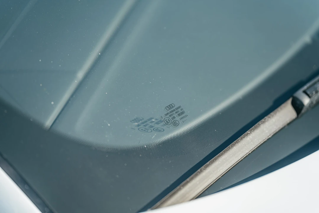 2014 Audi 42 R8 - Image 28 of 31