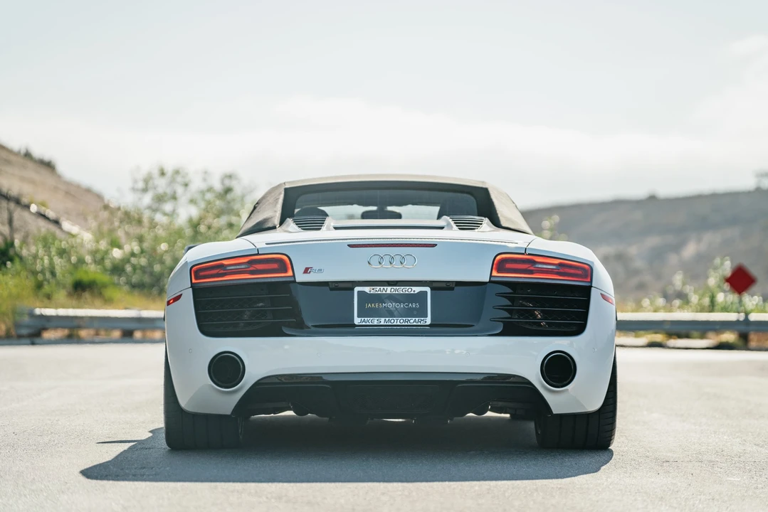 2014 Audi 42 R8 - Image 4 of 31