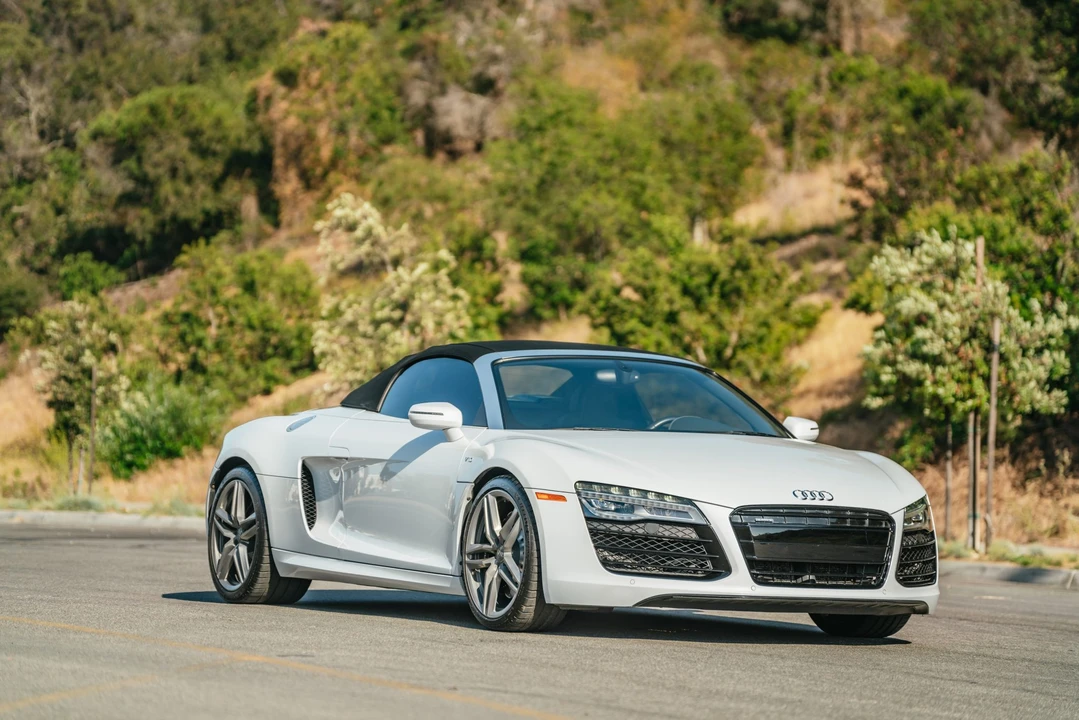 2014 Audi 42 R8 - Image 8 of 31