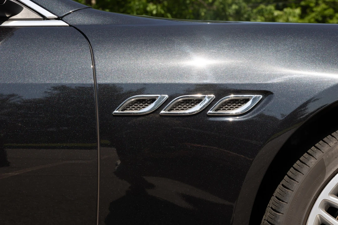 2014 Maserati Quattroporte 6th Gen - Image 28 of 31