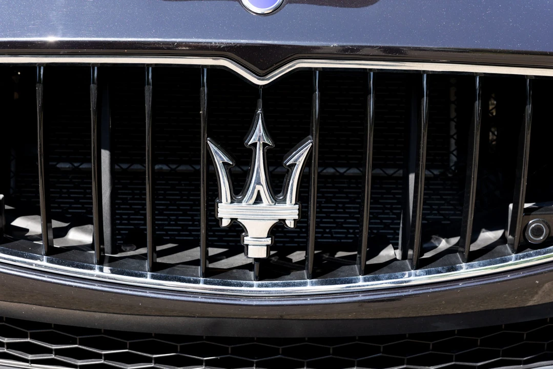 2014 Maserati Quattroporte 6th Gen - Image 25 of 31