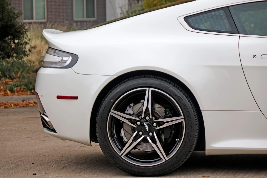 2016 Aston Martin V8 Vantage (2006-2017) - Image 29 of 31