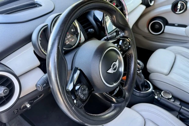 2016 Mini Mini Cooper S 3rd Gen - Image 5 of 7