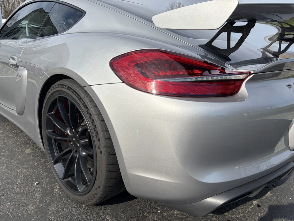 2016 Porsche 981 Cayman GT4 - Image 27 of 31